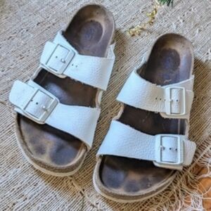 Birkenstock Arizona White Pebbled Leather Sandals w/ White Buckle NARROW
